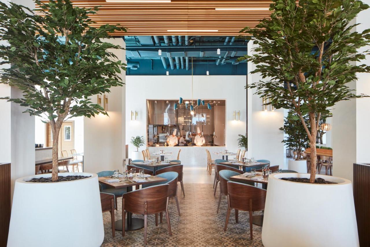 Vida Beach Resort Umm Al Quwain 외부 사진 The interior of the restaurant